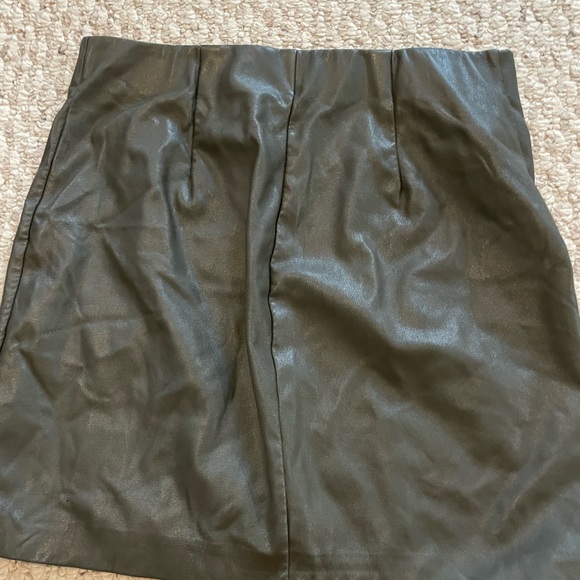 Two Medium Dynamite Skirts - Picture 7 of 10